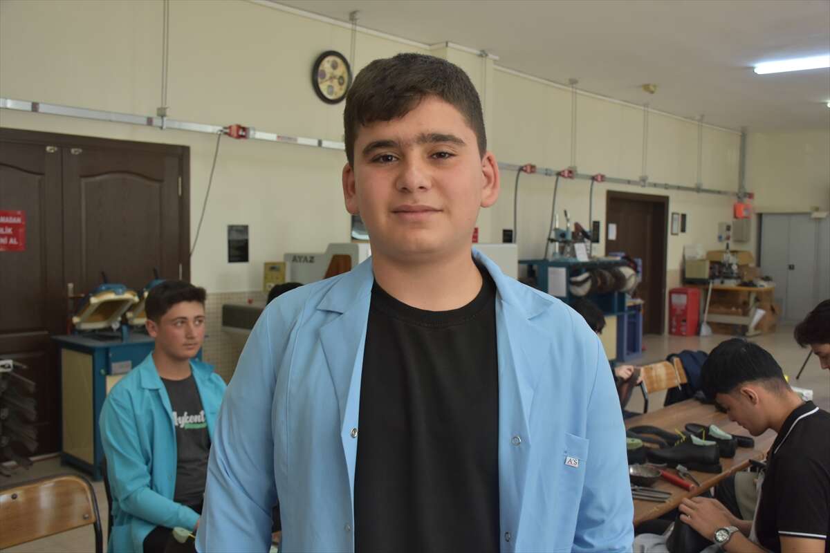 Geleceğin ayakkabı tasarımcılarını Konya yetiştiriyor 9